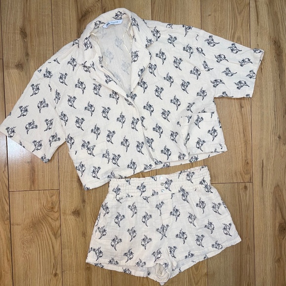 Zara powder and Lennon short Set - Picture 1 of 9